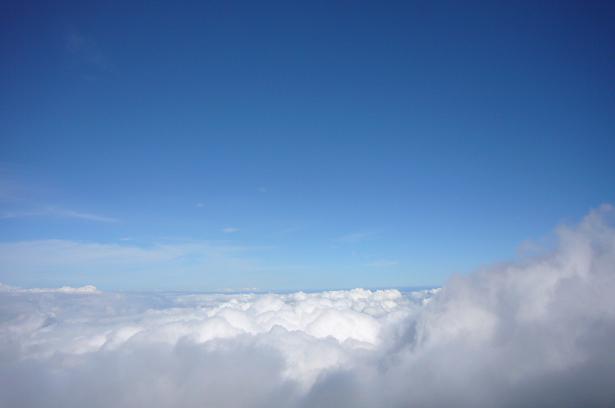 富士登山（前編）　～雲にのった日～_e0167778_2223781.jpg