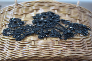 ビーズ刺繍のバスケット_e0154202_11252735.jpg