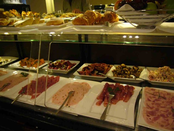 ドイツの朝ご飯 01_a0116902_148052.jpg