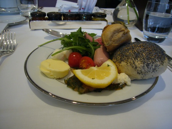 ドイツの朝ご飯 02_a0116902_21502955.jpg