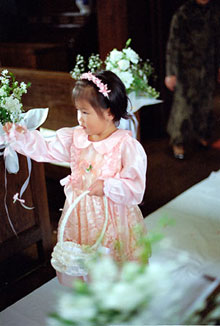 東京 高輪教会 会場装花2 *かすみ草とヴァージンロード_a0115684_20412465.jpg