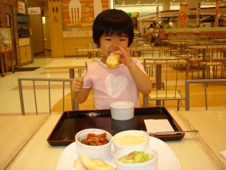 マコは元気です!七変化マコちゃん!_e0166301_15242558.jpg