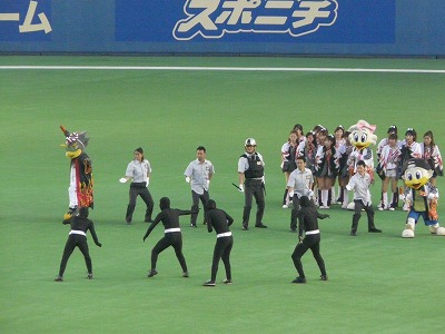 今年連れ去られたのは・・・_b0166128_1239733.jpg