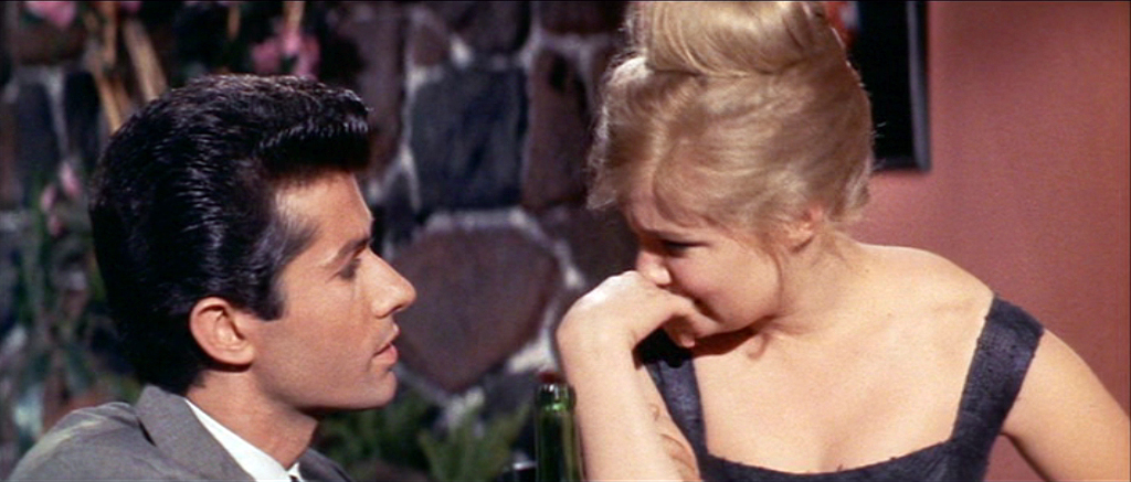 イヴェット・ミミュー（Yvette Mimieux）「ダイヤモンド・ヘッド」（1962）・・・②_e0042361_21195736.jpg