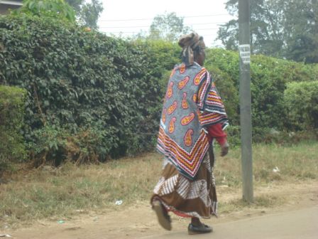 ケニアの民族衣装を着た女性_b0017215_23265663.jpg