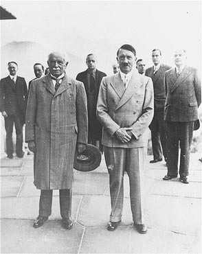 米国は「クラウン」の金融植民地である By Henry Makow Ph.D. _c0139575_1928326.jpg