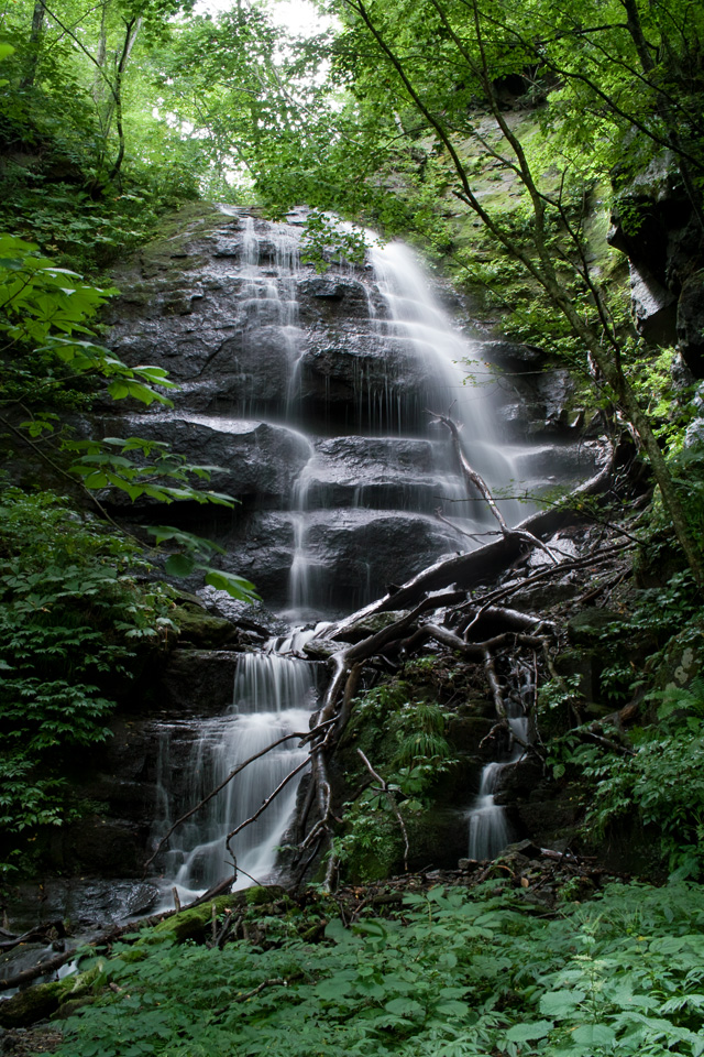 東北の滝_f0038176_6581079.jpg