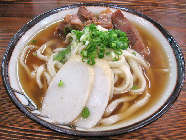 木灰沖縄そば きしもと食堂八重岳店 岸本そば大_a0016730_2201399.jpg
