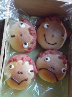 生後22日目と…ポニョのパン。_f0177295_12035100.jpg