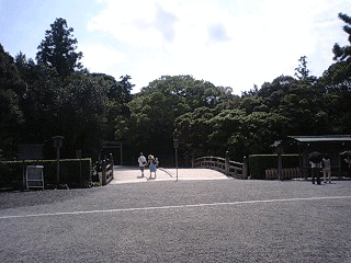 d0048332_2391845.gif