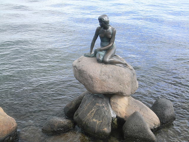 デンマーク（22） 人魚姫の像 : ヤスコヴィッチのぽれぽれBLOG