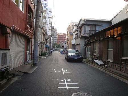 横浜・若葉町まち歩き_e0149596_2333019.jpg