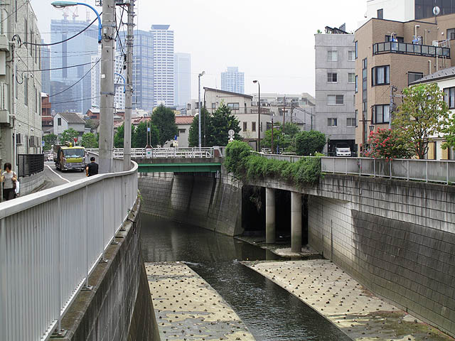 神田川1985（１）桃園川合流地点_c0163001_2144670.jpg