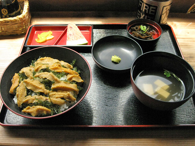 パーラーまるみ うに丼_a0016730_1856494.jpg