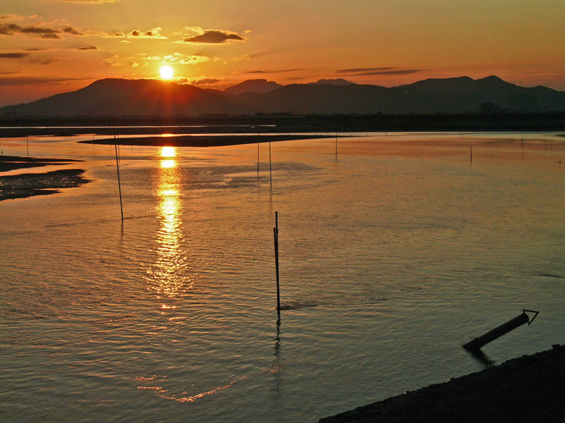 夕暮れの有明海（佐賀市東与賀海岸にて）_c0014538_12114519.jpg