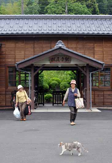 木造駅舎2・松尾寺駅_f0173596_929461.jpg