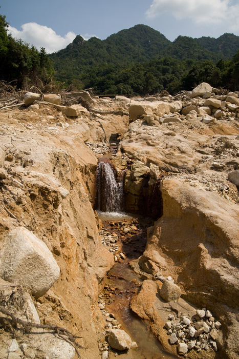 土砂災害地 山口県防府 福岡県篠栗町その後_a0096313_20195769.jpg