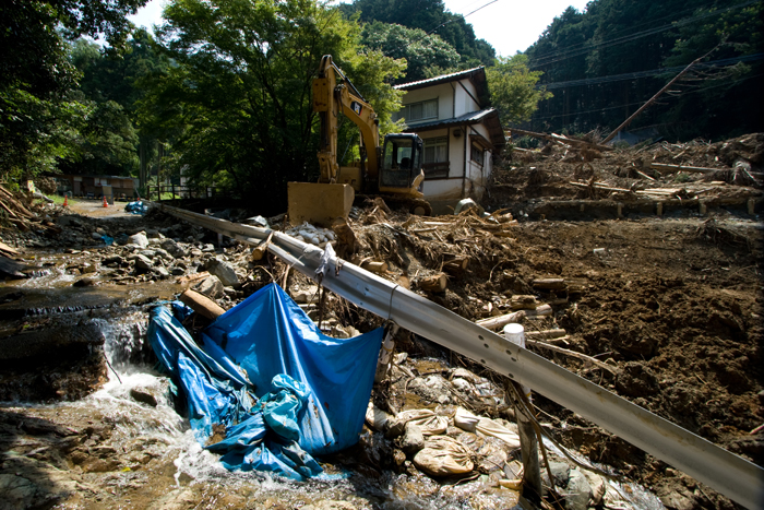 土砂災害地 山口県防府 福岡県篠栗町その後_a0096313_202223.jpg