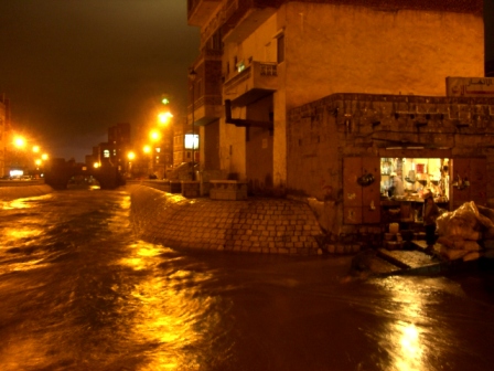 Flood in the Old City of Sana\'a_a0090924_1255743.jpg