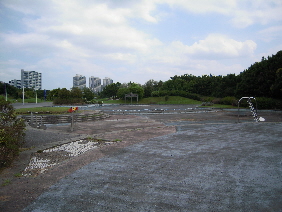 幕張にやってきた。_e0033570_2218467.jpg