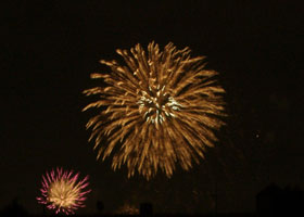 言い訳は、昨夜の花火_a0024690_356561.jpg