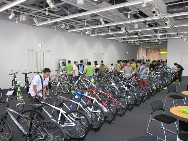 で、本日の展示会_e0069415_13273185.jpg