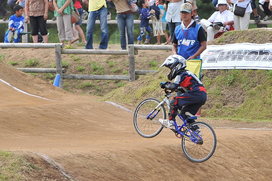 2009JBMXFジャパンシリーズ第３戦ひたち大会VOL5：ビギナー１〜４クラス決勝_b0065730_14582338.jpg