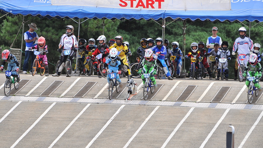 2009JBMXFジャパンシリーズ第３戦ひたち大会VOL7：ガールズクラス決勝_b0065730_2359228.jpg