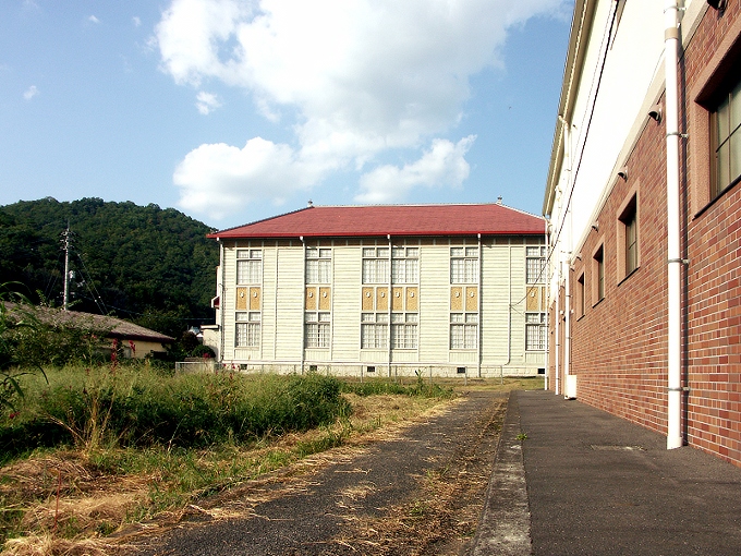 旧仁堀尋常小学校本館_f0116479_21231634.jpg