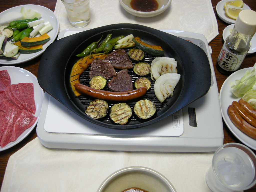 この夏 鉄分 本物南部鉄器 で肉を焼く‼️ 本物のグリルパン④ 重量級 焼肉 鉄鍋 この夏 鉄分 本物南部鉄器 で肉を焼く‼️本物のグリルパン ③ 重量