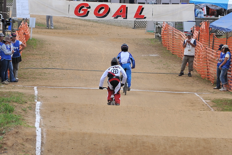 2009JBMXFジャパンシリーズ第３戦ひたち大会VOL7：ガールズクラス決勝_b0065730_1423738.jpg