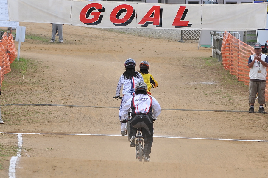 2009JBMXFジャパンシリーズ第３戦ひたち大会VOL7：ガールズクラス決勝_b0065730_235250.jpg