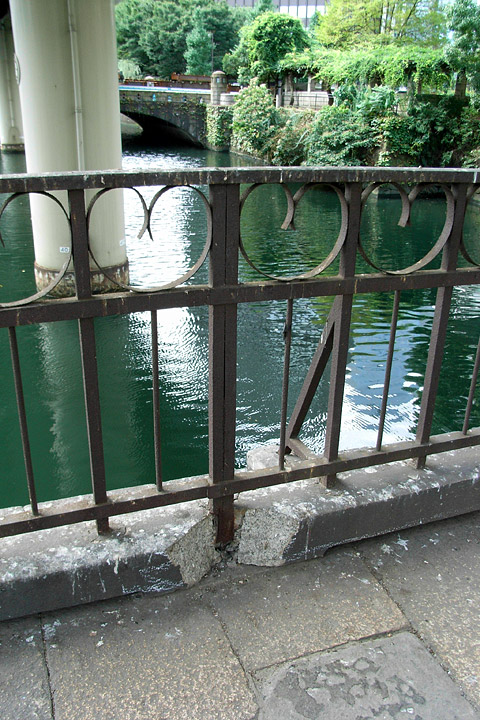 b0006870_1311829.jpg