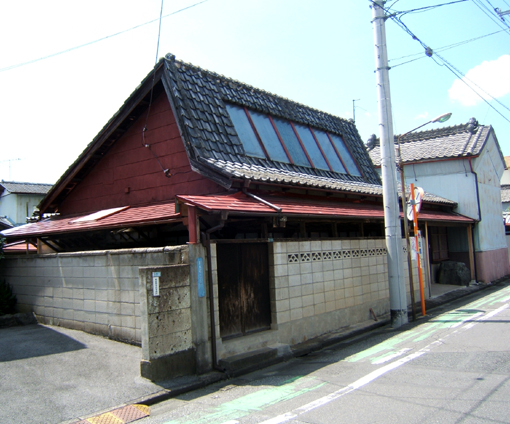 桐生の街・建築　その1 -のこぎり屋根-_e0031346_0395016.jpg