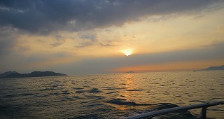 HINANOの旅　嫁入りクルーズはまだ続く⑥　『海の色は移りにけりな』　_d0007653_5163938.jpg