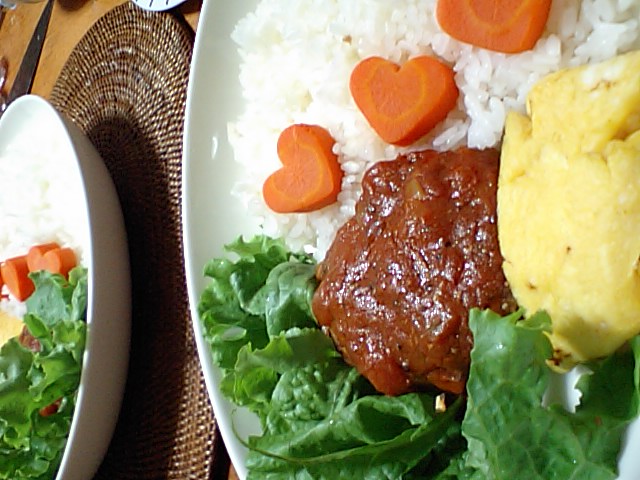 ママから愛するパパと娘へ☆あらみじん切りな野菜たっぷり!!!トマトトンバーグ☆たまご焼きのおまけ付☆_b0180990_2110580.jpg