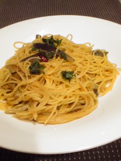 かむんとにゃんにゃん♪下娘・・・ポルチーニ茸のパスタ。_f0177295_13354062.jpg