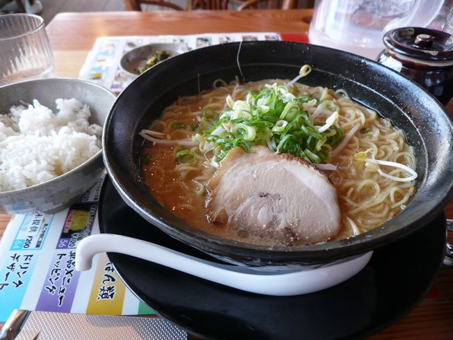 玄海灘ラーメン　博多あごや_f0097683_22465389.jpg