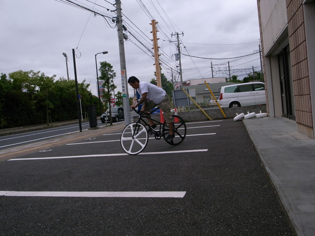 UNFINISH_d0101000_15474976.jpg