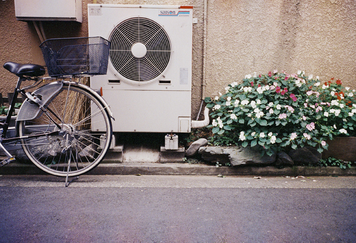 三鷹の自転車。_c0120903_0395342.jpg