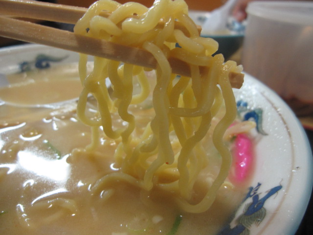出張3日目 駅前札幌ラーメンのみそラーメンとライス¥900@根室市_b0042308_22343053.jpg