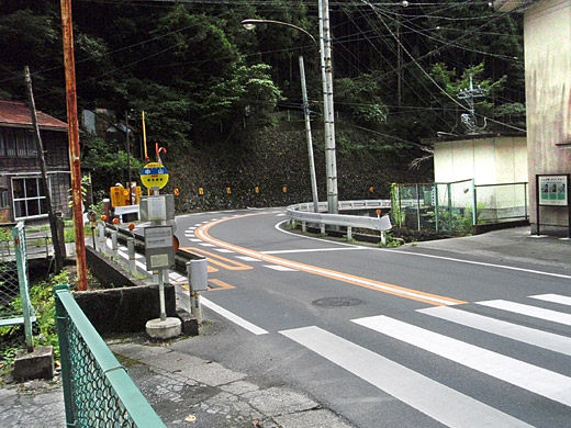 奥多摩ツーリング‐‐雨の間隙を縫いつつ走る２日間　その2_e0066210_0382180.jpg