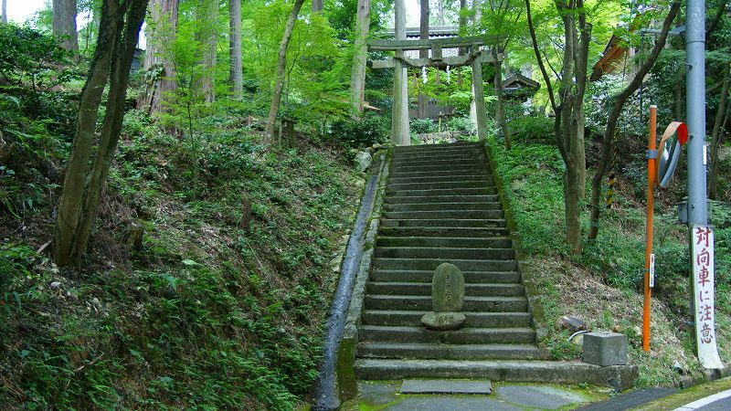 三十六歌仙の一人 猿丸大夫 縁の地  （宇治田原 猿丸神社 ）  (2009年09月03日)_c0119555_2231628.jpg