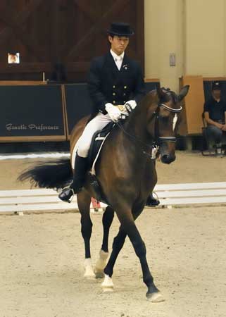 第44回関西学生馬場馬術大会(2)：学生章典馬場馬術課目2009（２）_a0111162_19444751.jpg