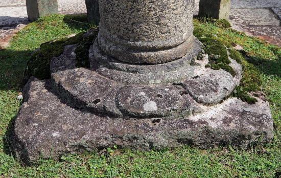 東大寺法華堂石燈籠(三月堂)と丹生川上神社中社石燈籠_f0142070_21401482.jpg