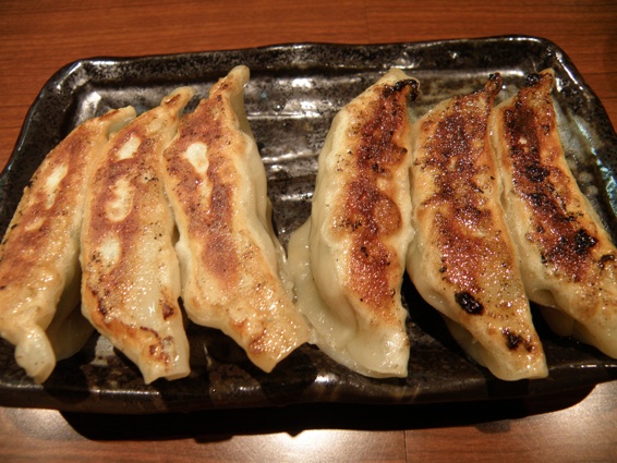 麺屋・五島のとんとん麺+ギョウザ!_f0053279_1526229.jpg