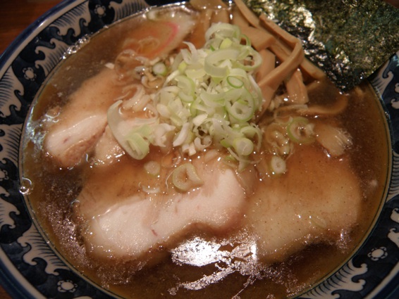 麺屋・五島のとんとん麺+ギョウザ!_f0053279_1526895.jpg