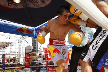 ポンサクレック　ＶＳ　升田貴久世界戦　2_b0119854_18442389.jpg