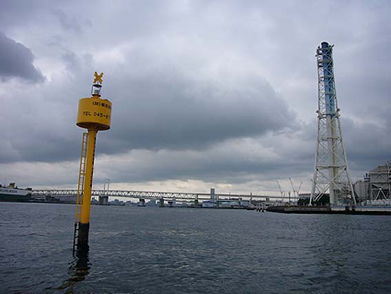 09航海日誌その31「台風通過後の横浜港」_d0147156_13503137.jpg