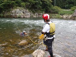 急流レスキュー研修_a0096989_1823177.jpg